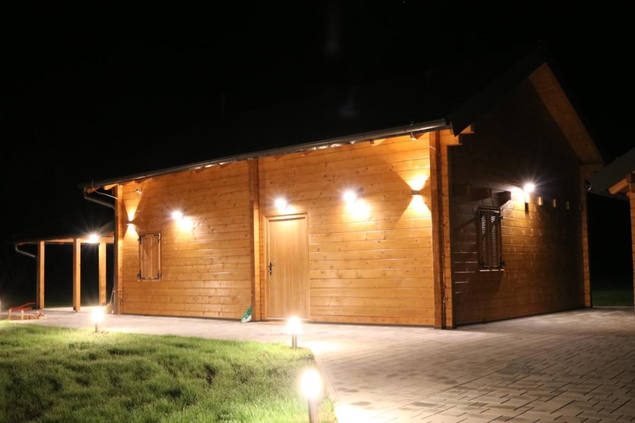 V'S Place - Wooden House With Heated Pool And Outdoor Sauna Otočac Εξωτερικό φωτογραφία